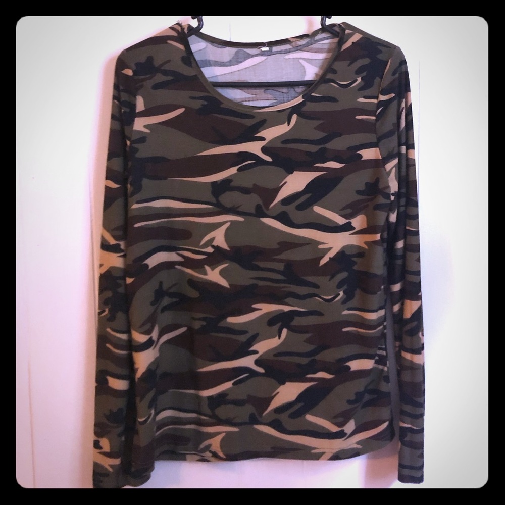 🍃 Large Green Camo Long Sleeve Shirt 🍃